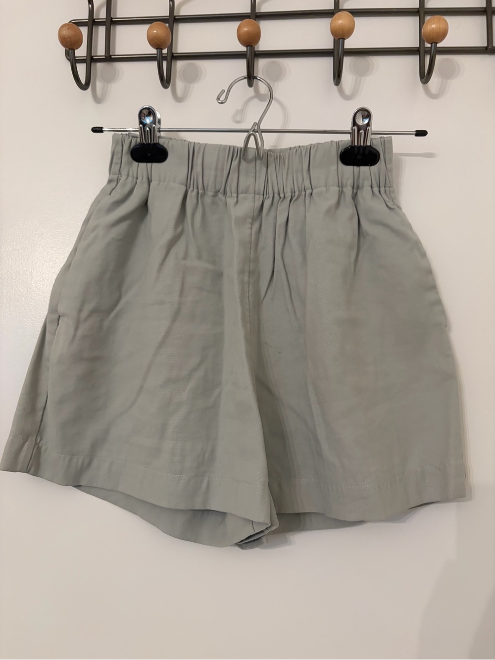 Dynamite Light Sage High-Waist Elastic Shorts